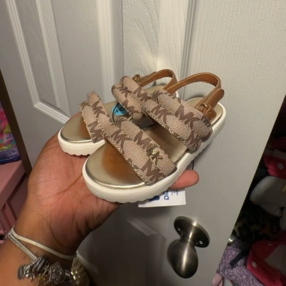 KORS Michael Kors Kids Dress Shoes in Tan and Gold